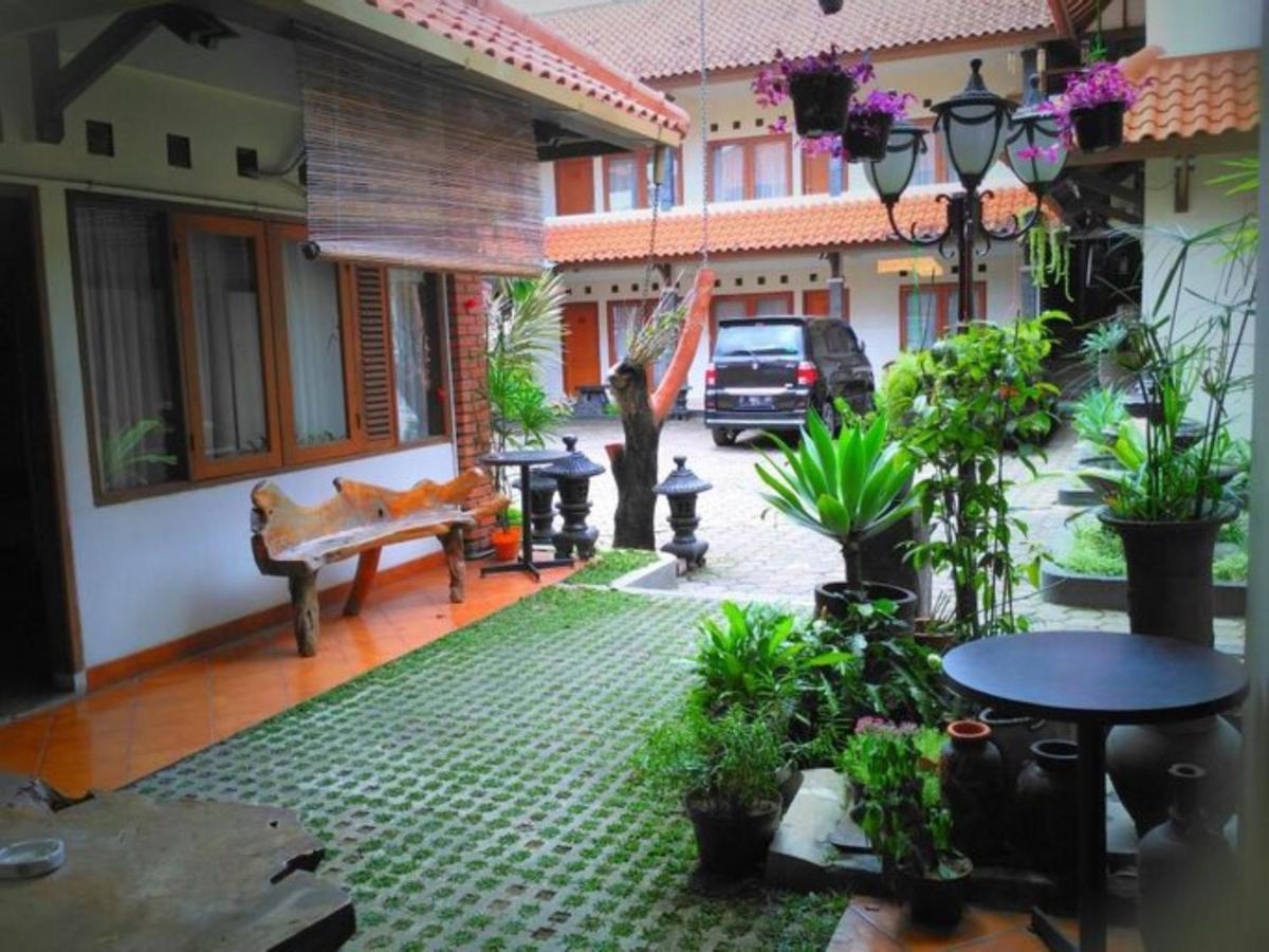 Hotel Puri Larasati *