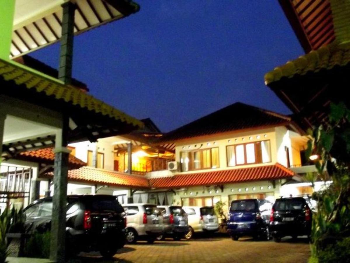 Hotel Puri Larasati *
